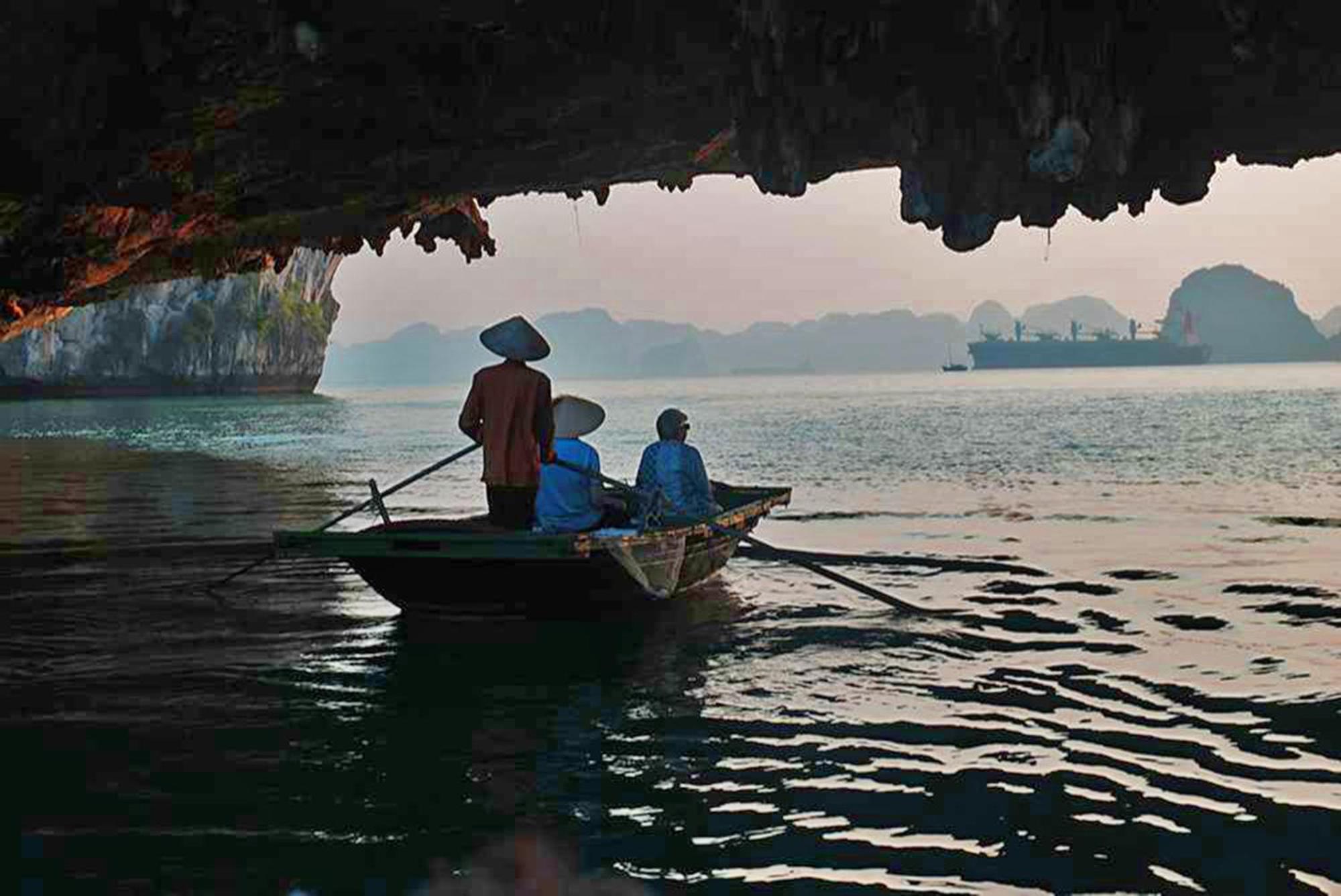 Halong Arcadia Cruise Hotel ฮาลอง ภายนอก รูปภาพ