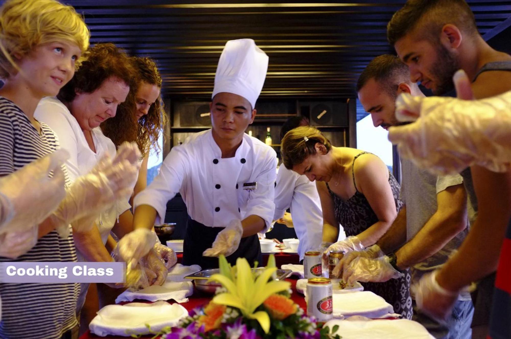 Halong Arcadia Cruise Hotel ฮาลอง ภายนอก รูปภาพ