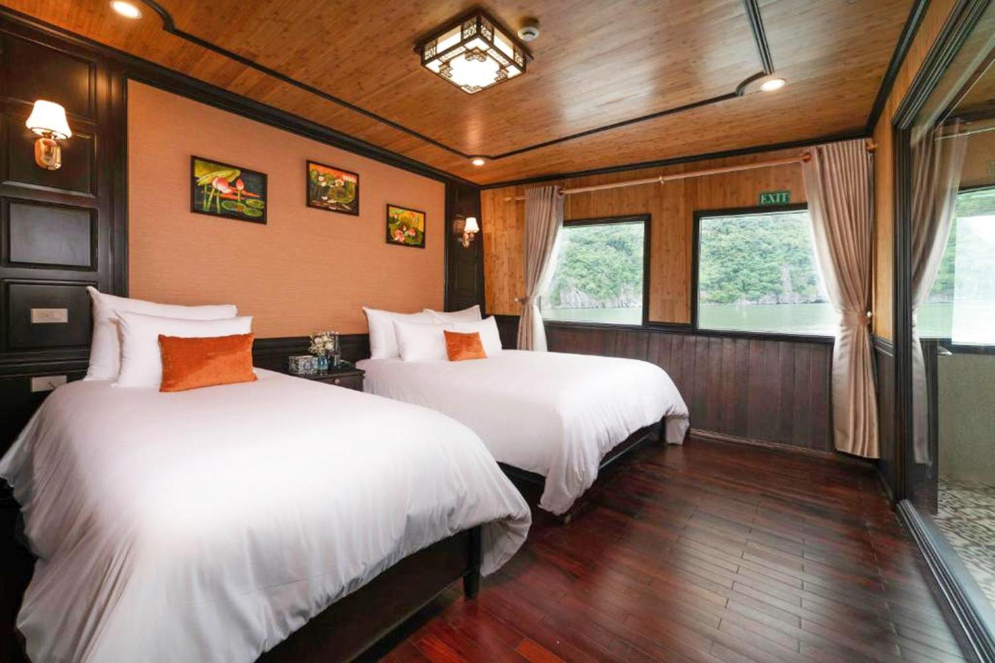 Halong Arcadia Cruise Hotel ฮาลอง ภายนอก รูปภาพ