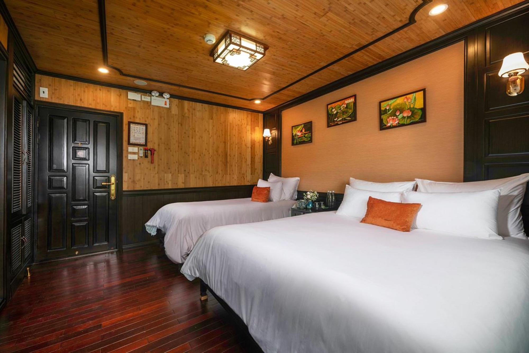 Halong Arcadia Cruise Hotel ฮาลอง ภายนอก รูปภาพ
