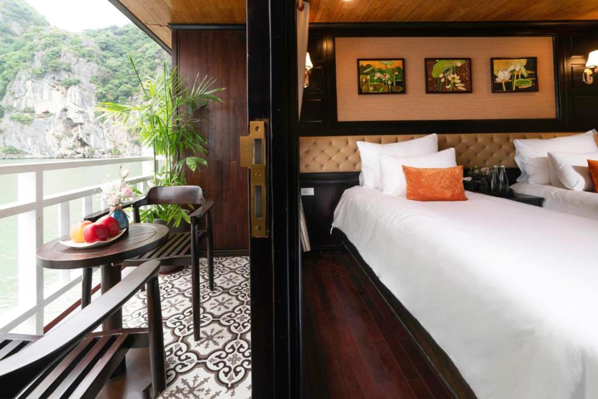 Halong Arcadia Cruise Hotel ฮาลอง ภายนอก รูปภาพ