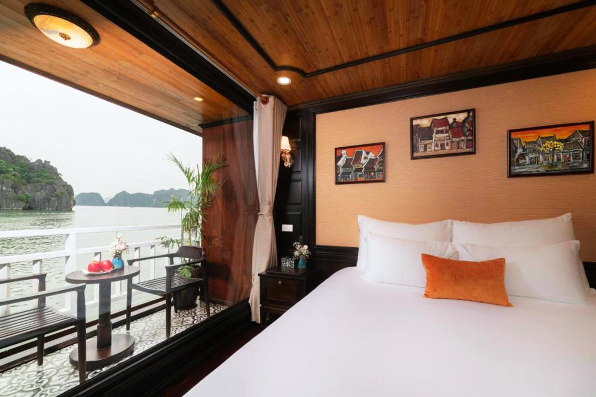 Halong Arcadia Cruise Hotel ฮาลอง ภายนอก รูปภาพ