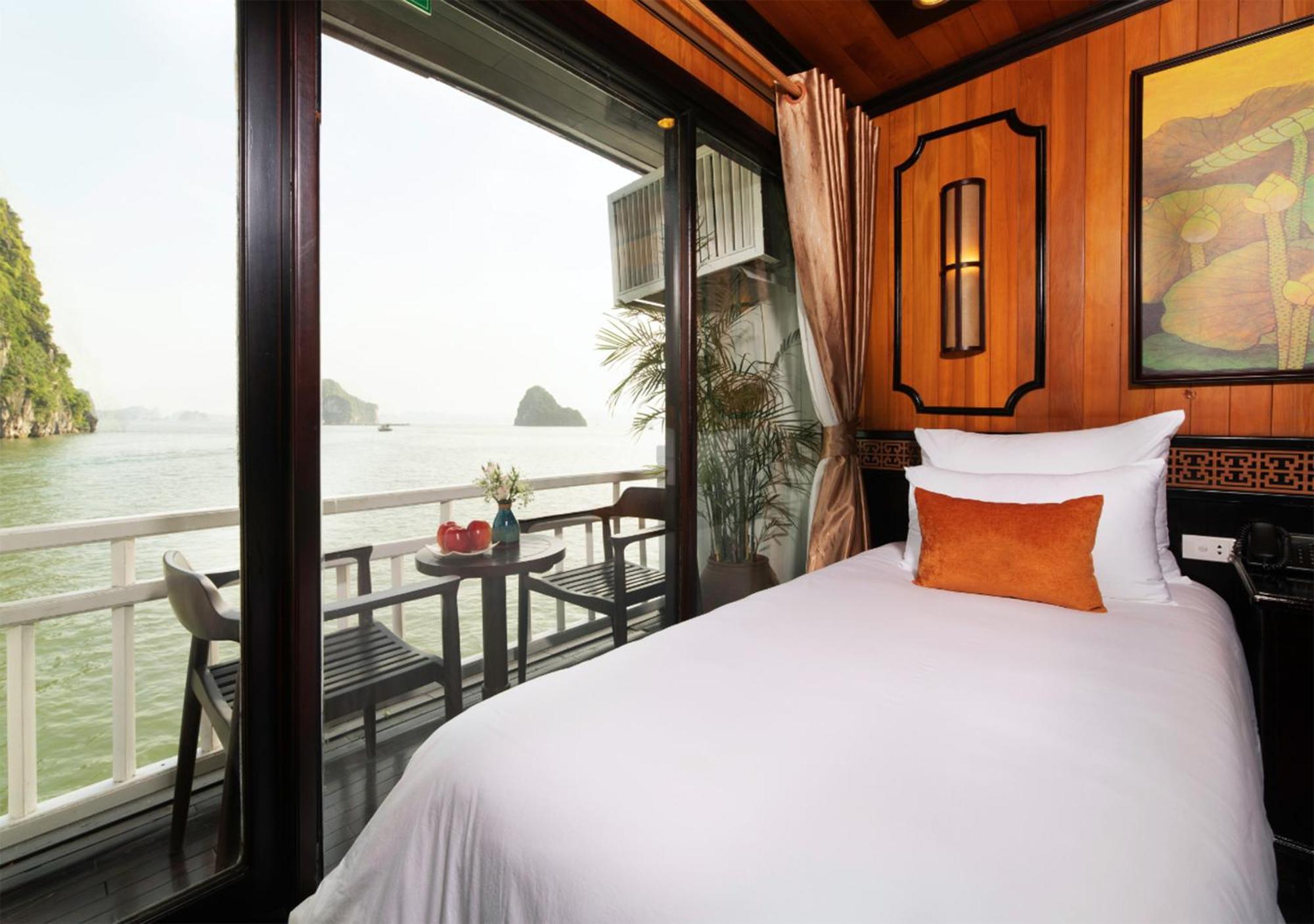 Halong Arcadia Cruise Hotel ฮาลอง ภายนอก รูปภาพ
