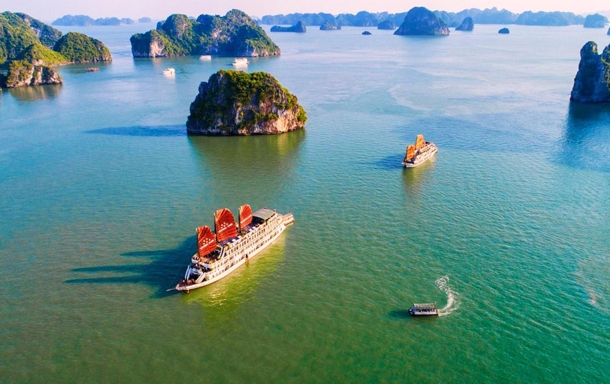 Halong Arcadia Cruise Hotel ฮาลอง ภายนอก รูปภาพ