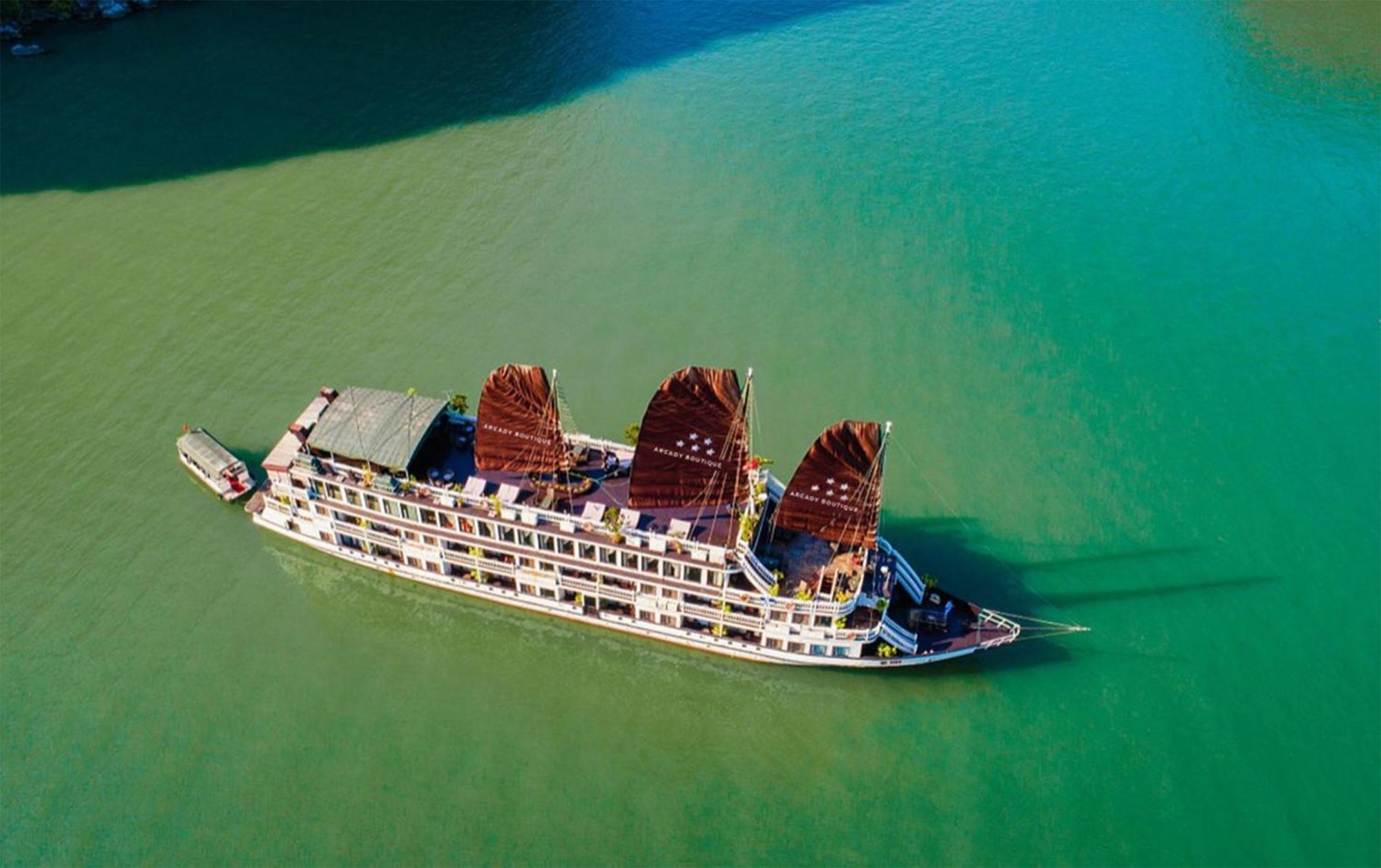 Halong Arcadia Cruise Hotel ฮาลอง ภายนอก รูปภาพ