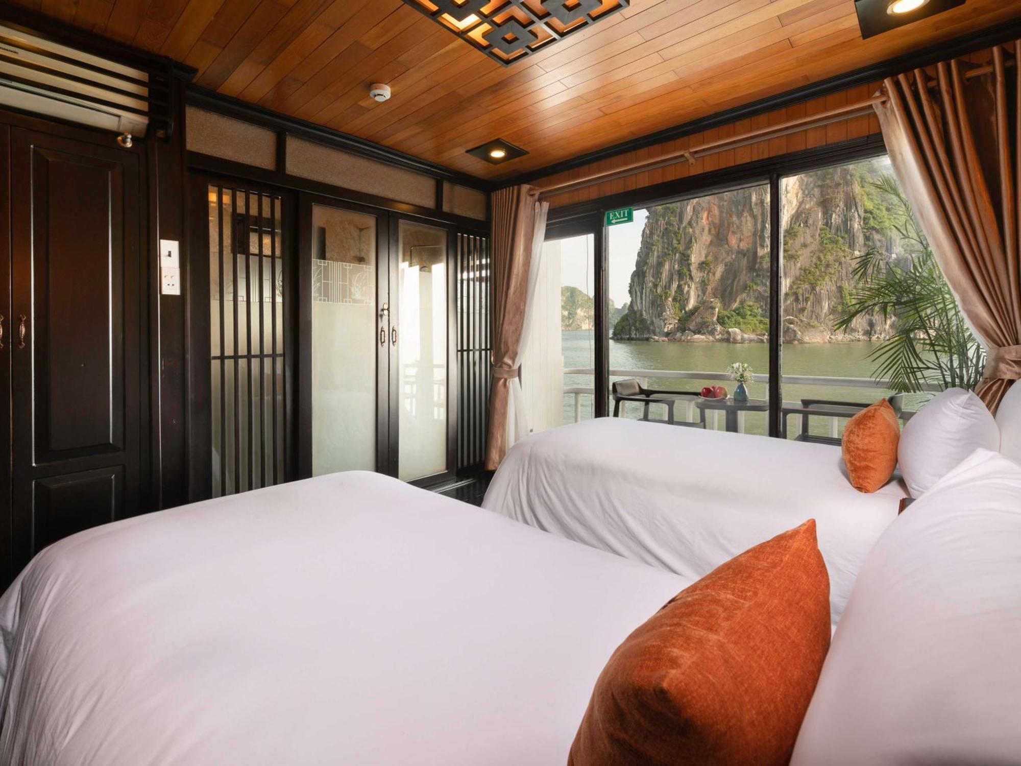 Halong Arcadia Cruise Hotel ฮาลอง ภายนอก รูปภาพ